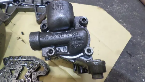 Oljepump balansaxel 1.4 TDI OEM 045103127D image 3
