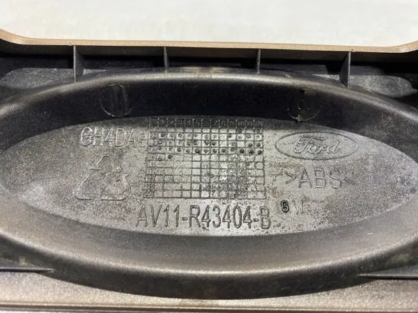 Moldura de maletero Ford B-MAX OEM FBZ20872 - Usado image 9