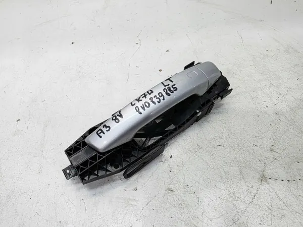 Tirador Puerta Trasera Izquierda Audi A3 8V OEM 8V0839885 LX7W image 4