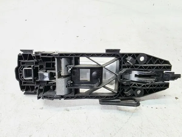 Tirador Puerta Trasera Izquierda Audi A3 8V OEM 8V0839885 LX7W image 6