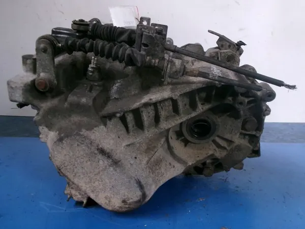 VOLVO S60 I 2.4 Manual Gearbox P9482078 image 4