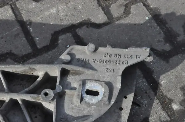 Aston Martin Vantage 4.7 Jousitusvarsi OEM BG33-5019-AC image 10