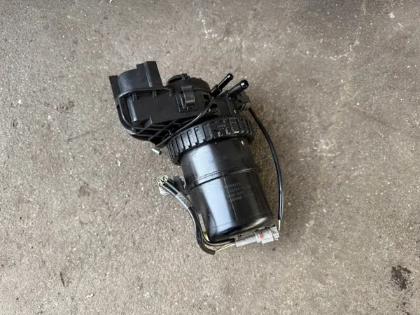 Toyota Bränslefilter OEM 233000L091 - Begagnad image 3