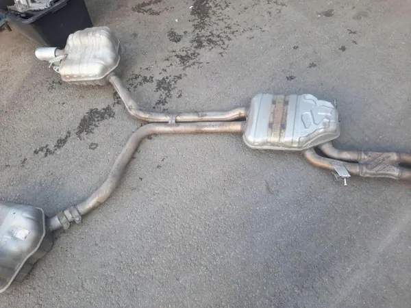 Audi A6 S6 C7 Pakoputken vaimennin OEM 4G0253411 image 6