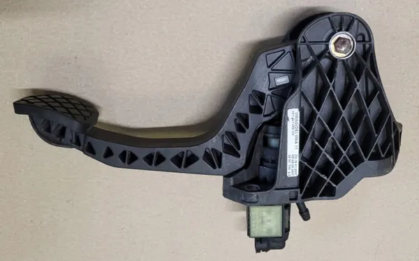 Kopplingsslavcylinder OEM 1K1721059 för VW Golf V image 2