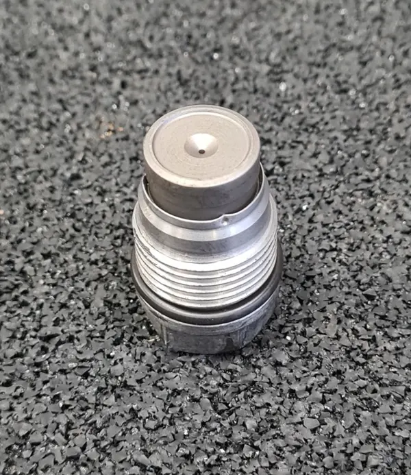 Bosch 1 110 010 026 Common Rail tryckregulator image 2