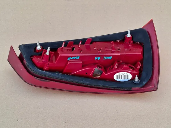 Luz trasera izquierda Audi A1 8X 8X0945093B image 8