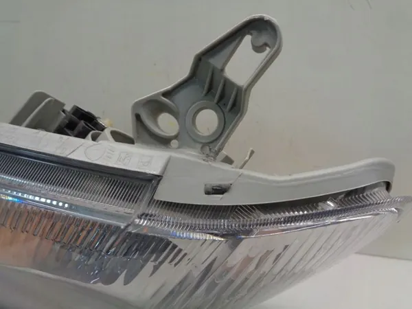 TOYOTA COROLLA SEDAN 02- Faro Delantero Izquierdo OEM 81170-02190 image 8