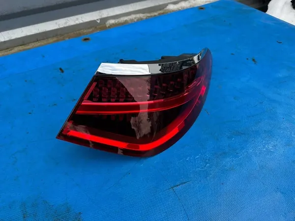 MERCEDES S KLASA W223 ACHTERLICHT RECHTS LED image 2