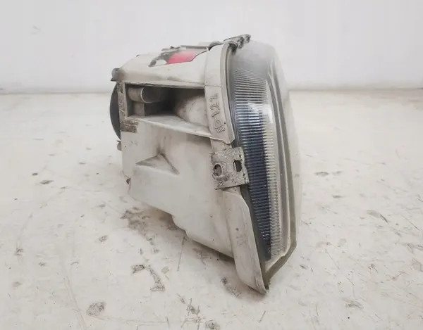 Vasen Etuvalaisin Volvo V40 Wagon image 4