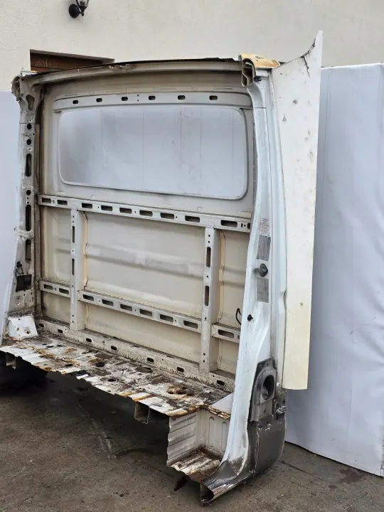 Panel divisorio trasero IVECO DAILY 06-14 OEM image 8