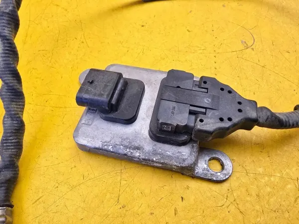 Mercedes-Benz OE A0009052809 Sonda Lambda NOx image 4