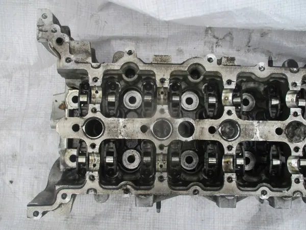 OEM 8200908993 Kokonainen Sylinterikansi 2.3 DCI image 3