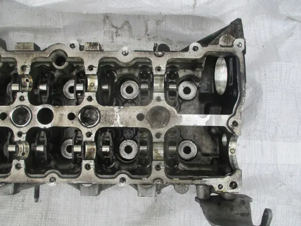 OEM 8200908993 Kokonainen Sylinterikansi 2.3 DCI image 4