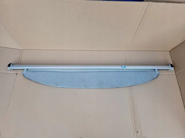 Toyota OEM 64910-47020-B0 Rollo de Maletero image 2