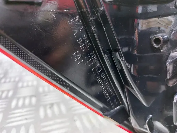 Luz trasera derecha Skoda Karoq LED 2017-2021 image 5