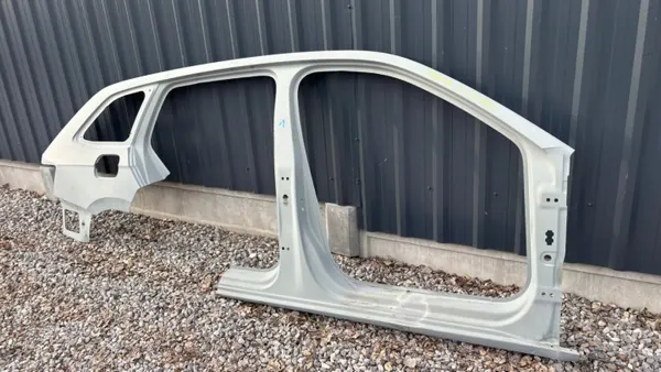 Poteau d'aile arrière droit OEM 428 Skoda Superb III image 4