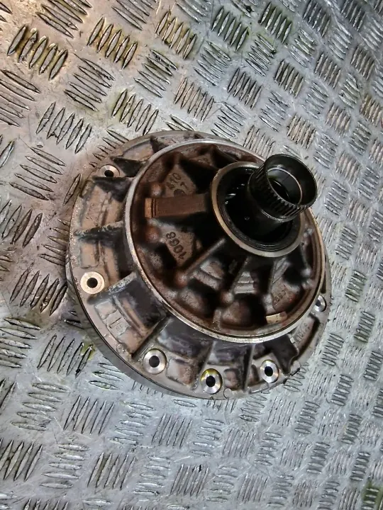 Pompe à huile BMW OEM 1068410063 pour boîte 6HP21 image 2