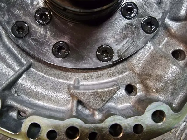 Pompe à huile BMW OEM 1068410063 pour boîte 6HP21 image 6