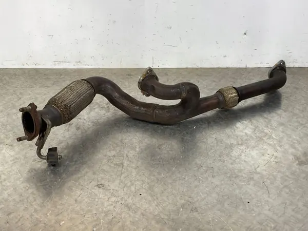 Abrazadera de escape Kia Telluride OEM FOB44871 - Usado image 3