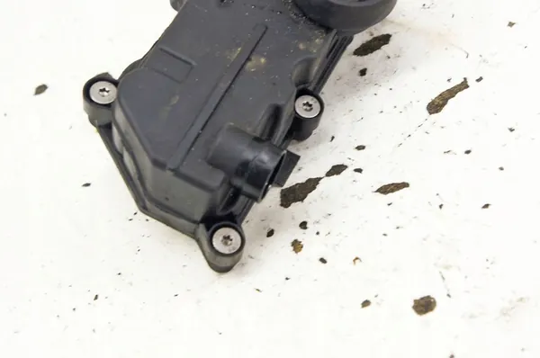 UB232 Skoda Scala 1.0i Öljentäyttö 05C103495B image 2