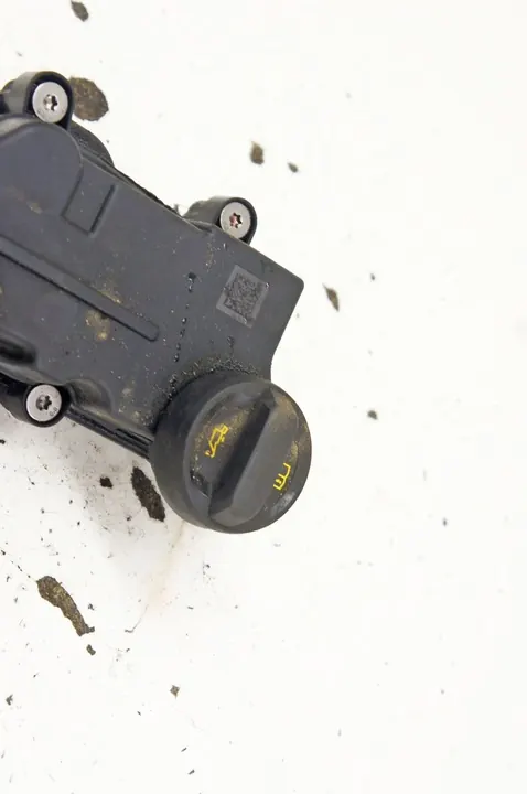 UB232 Skoda Scala 1.0i Öljentäyttö 05C103495B image 3