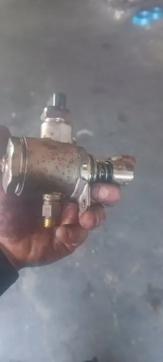 Hochdruckkraftstoffpumpe Audi A4 B8 A5 8T 2.0 TFSI 06J127025C image 10