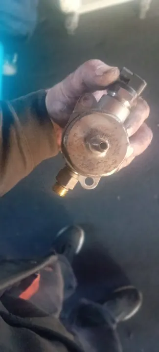 Hochdruckkraftstoffpumpe Audi A4 B8 A5 8T 2.0 TFSI 06J127025C image 3