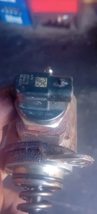 Hochdruckkraftstoffpumpe Audi A4 B8 A5 8T 2.0 TFSI 06J127025C image 6