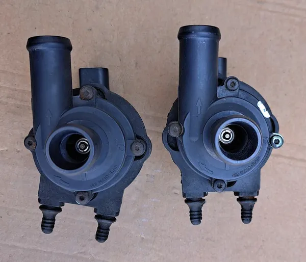 VW Touareg 7L Extra Vattenpump 2.5TDI image 2