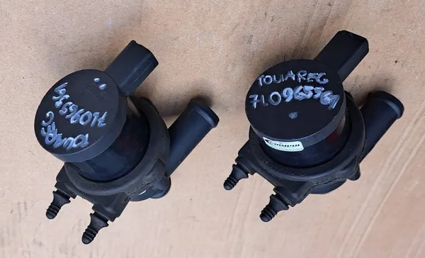 VW Touareg 7L Extra Vattenpump 2.5TDI image 3