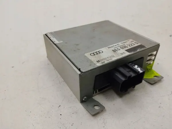 Audi A4/S4 B6 Audioversterker OEM 7561766 image 2