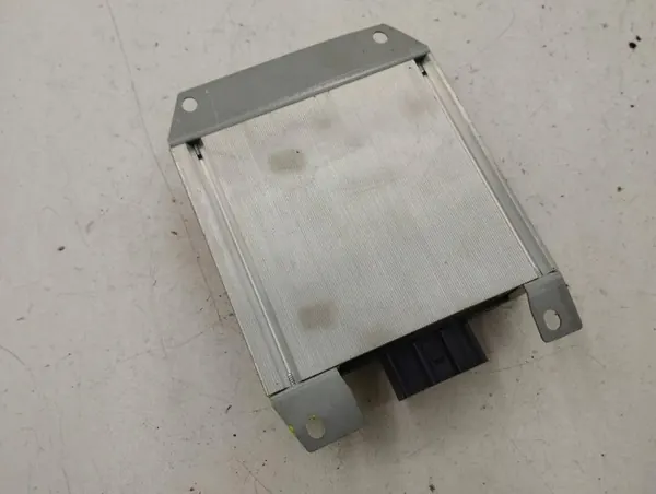 Audi A4/S4 B6 Audioversterker OEM 7561766 image 3