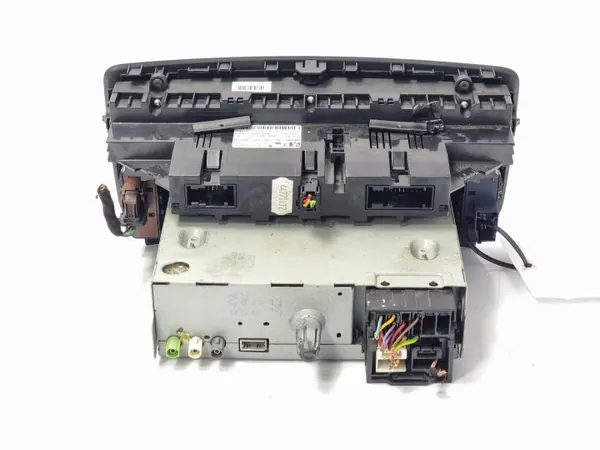 Radio OEM 96715288ZD para Citroen C5 II X7 - Usado image 3