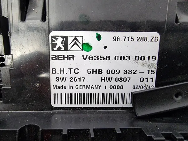 Radio OEM 96715288ZD para Citroen C5 II X7 - Usado image 4
