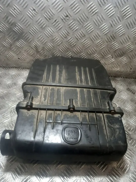 Boîtier de filtre à air Fiat Grande Punto 51773400 image 1