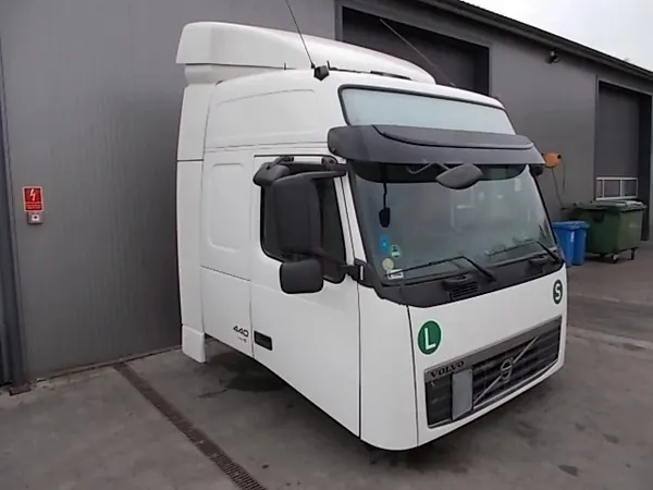 Volvo FH13 Kabinen-Spoiler OEM 85103676 - Gebraucht image 2