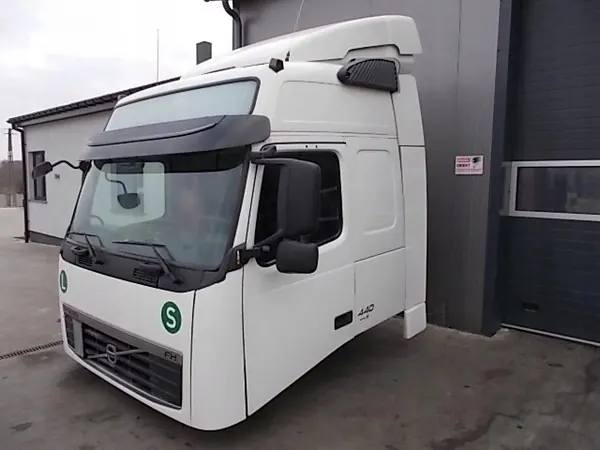 Volvo FH13 Kabinen-Spoiler OEM 85103676 - Gebraucht image 3