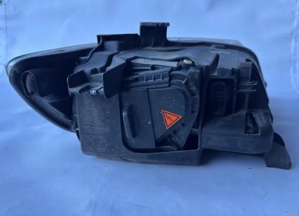 AUDI Q7 4L 05-09 Luz Trasera Izquierda OEM 4L0945093 image 3