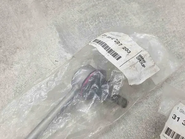 Collegamento stabilizzatore anteriore destro BMW 3 (E36) 2.5L Benzina OEM image 3