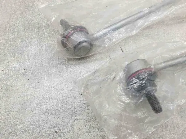 Collegamento stabilizzatore anteriore destro BMW 3 (E36) 2.5L Benzina OEM image 4