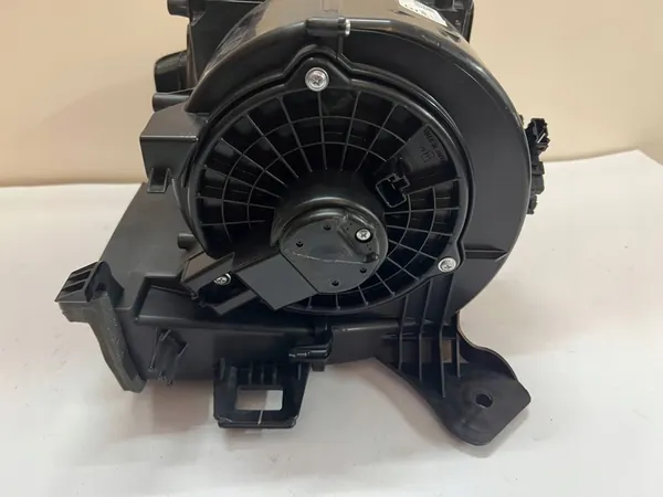 MAZDA 3 III BM 2014- 2.0 VÄRMEFLÄKT image 9