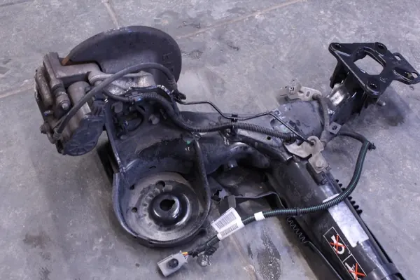 Taka-Akselipalkki OEM BELKA ZAWIESZENIE TYŁ image 5