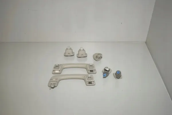 OEM 84109263744 Asas de Techo BMW i3 - Usado image 4