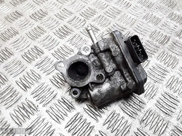 Vanne EGR Toyota Auris 1.4 D4D 25800-33011 image 1