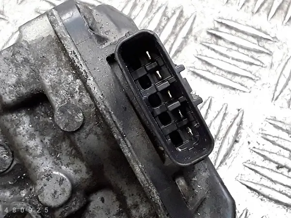 Vanne EGR Toyota Auris 1.4 D4D 25800-33011 image 3