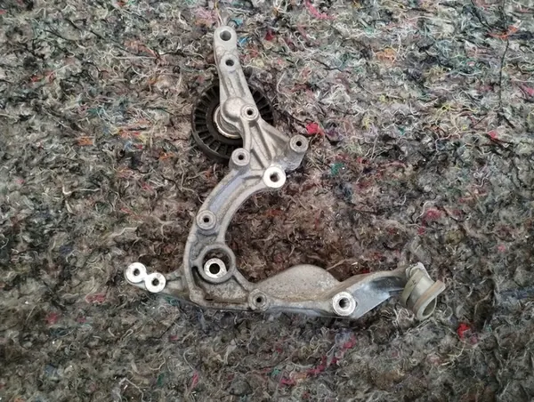 Tensioner Roller Bracket Mercedes W205 W213 63AMG A1772241900 image 2