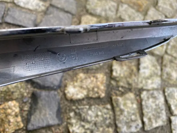 BMW 7396842 Garniture Chrome Droite Avant - OEM Occasion image 6