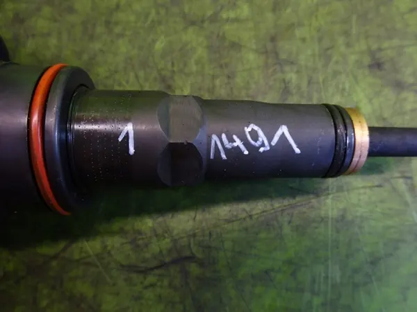 Injetor VW AUDI SEAT 1.9 TDI 038130073R image 3