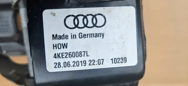 Audi E-tron 55 ilmastointikompressorin kiinnike OEM 4KE820196J image 4
